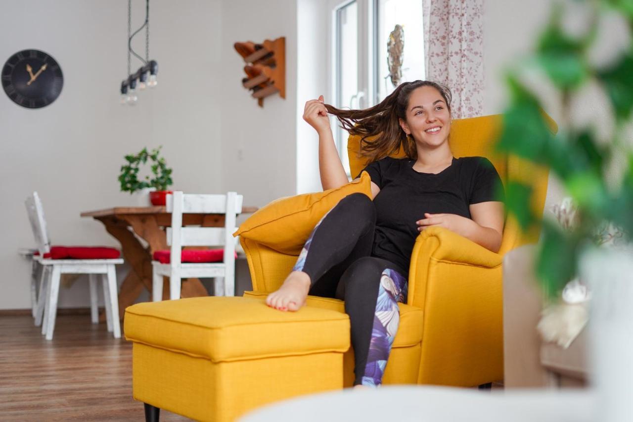 דירות Cozy Nest In The Heart Of קרנייסקה גורה מראה חיצוני תמונה