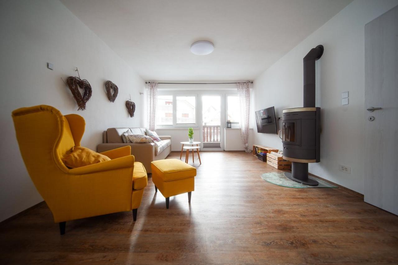 דירות Cozy Nest In The Heart Of קרנייסקה גורה מראה חיצוני תמונה